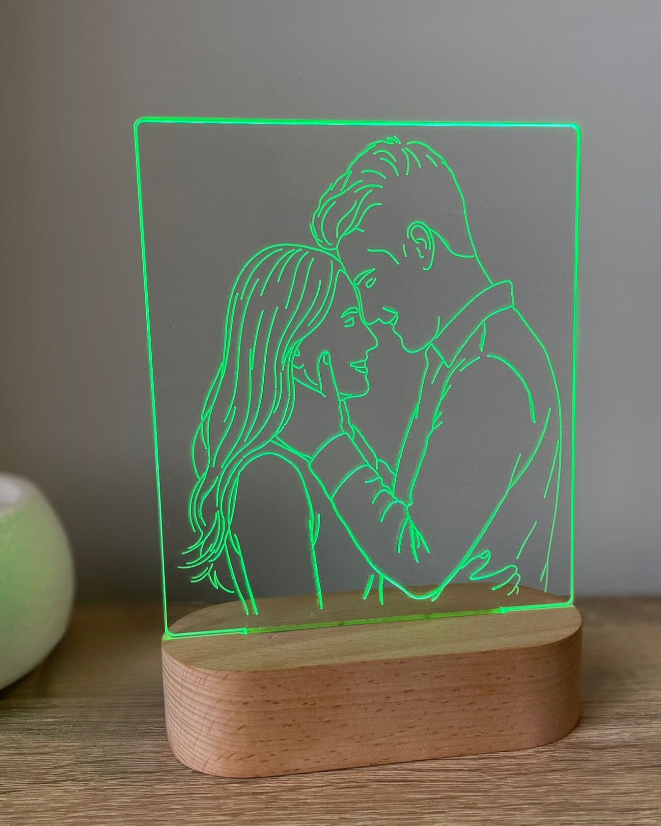 AuraLine™ — Line-Art Lampe