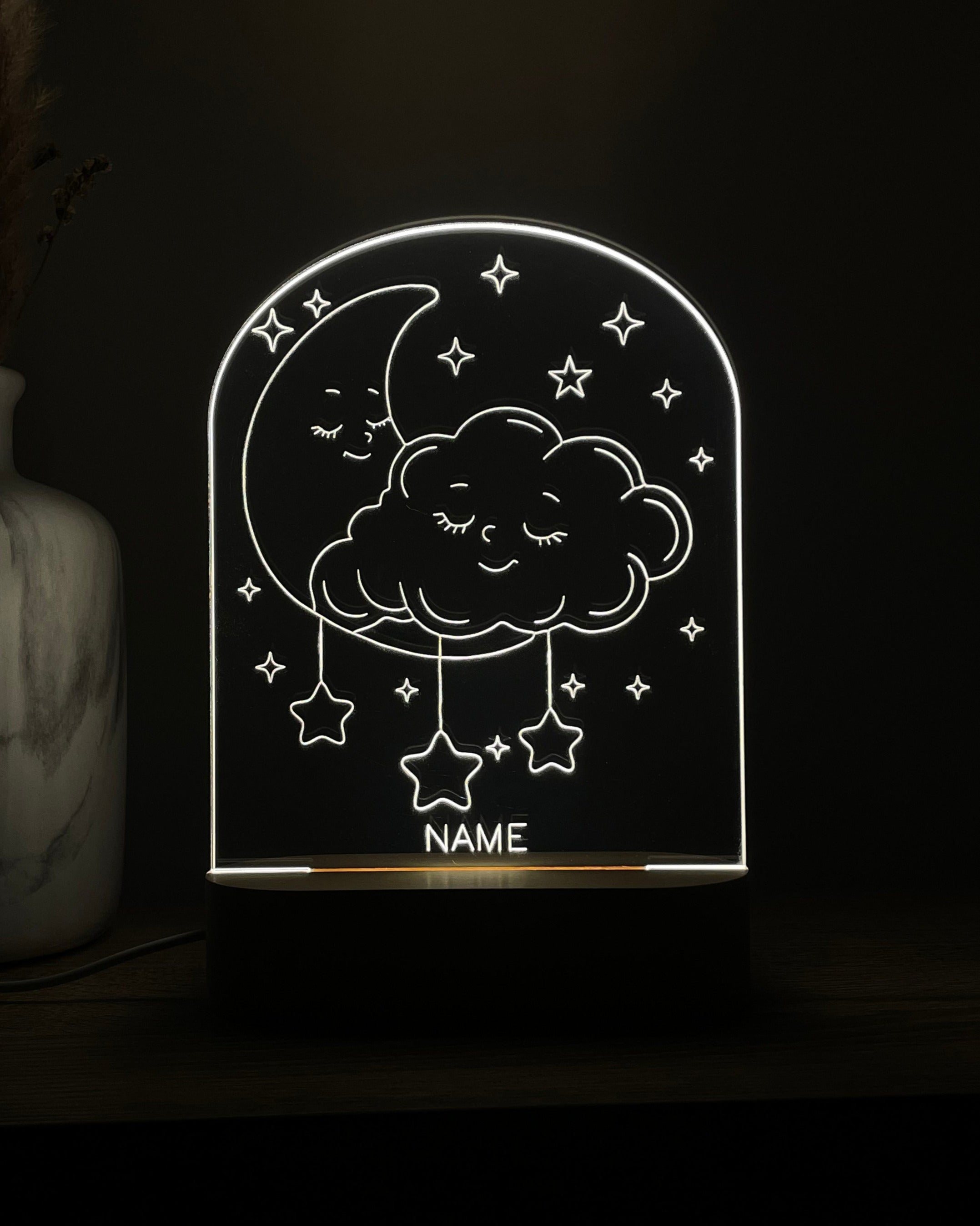 DreamLight™-nachtlampje met maan, wolk, sterren en de tekst NAME