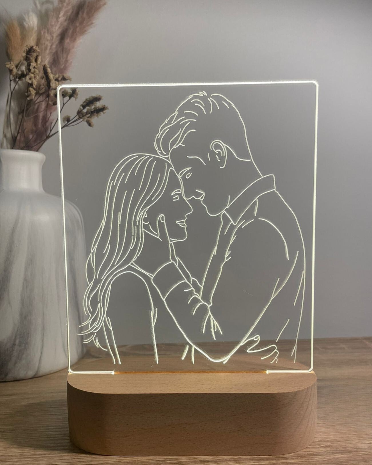 AtaNova AuraLine personalised photo lamp product photo, an example of turning a memory into light