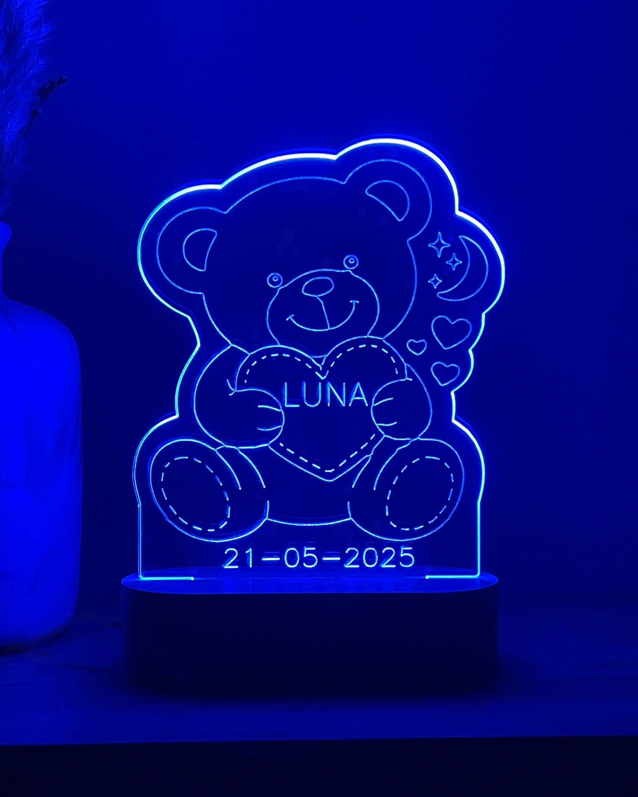 DreamLight™-nachtlampje met blauwe verlichting, een teddybeer, de naam Luna en datum 21-05-2025